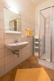 Vacation apartment/apartment for 6 guests with 65m² in Bach (90970) - Image 4