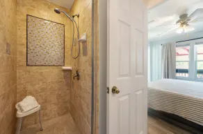 Charming Cottage with modern amenities close to beach w/ pool, beach gear, bikes - Image 3