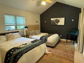 Ski • Soak • Golf -Comfortable Home Upscale Neighborhood Best Location - Image 5