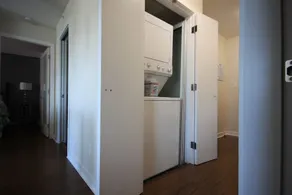 Gorgeous Water View Unit in Downtown Vancouver - Image 2