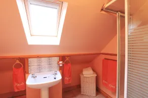 3 bed seaview cottage - Image 2