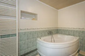 Denise, 8ps + swimming pool & jacuzzi - Image 4