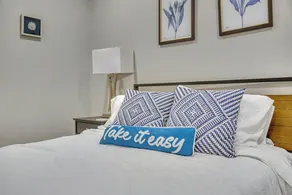 Recently renovated Phoenix home with private heated pool and mountian veiws  - Image 4