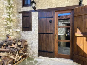 Acogedora casa marrón - Image 2