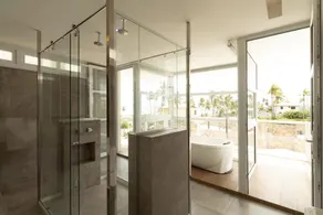 Luxury standard property near the beach. - Image 2