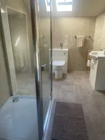 Beudy Bach är en liten stuga vid foten av Moel Hebog. - Image 3