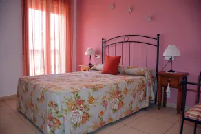 House in the heart of the Lagunas de Ruidera Natural Park - Image 3