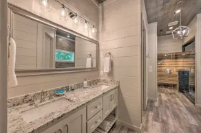 Perfect for Couples,2 King Master bedrooms, Dry Sauna, Hot Tub, 3 covered decks - Image 3
