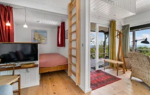 Nice home in Gudhjem with ethernet internet - Image 5