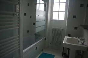 Large renovated 1920s villa - Image 4