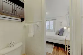 Trendy 3BR Bungalow | Mins to ZOO, USC & Ft Jacksn - Image 4