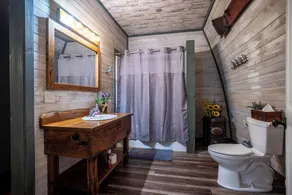 Dells Barn on Lake Mason - Highland Cows, Game Room & Firepit - Sleeps 16 - Image 4