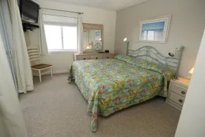 Oceanfront 2BR / 2 bad Condo med pool og renoveret køkken, King Justerbar seng - Image 3