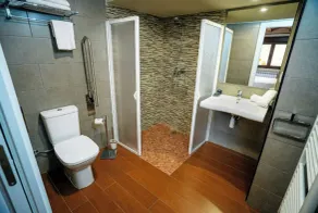 8 Bedroom Cottage in Santa Maria de Dulcis - Image 2