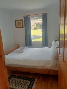 Kearneys Cottage, Dugort, Achill Island, County Mayo - 3 Bedroom Sleeps 6 - Image 5
