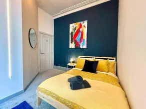 Stunning 2 bed - free parking -5 min walk to beach - Image 5