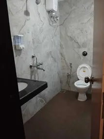 Royal Beach hotel - Image 4