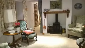 Cosy cottage in the Cotswolds - Image 2