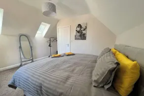 2-Bed House - Sleeps 6 - Garden Parking Wifi - Image 4