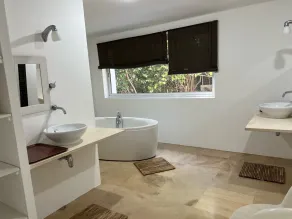 Villa Contemporaine dans les oliviers a Marseille - Image 2