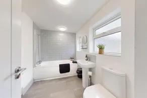 City Centre-Uni Cottage - Ideal Location - Image 2