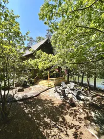 Silverock Cove Retreat: Panoramic Views + Pool & Boat Slip Access - Image 4