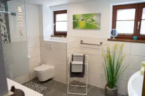 Liebevoll eingerichtete Ferienwohnung - fühlen Sie sich bei uns wie zu Hause - Image 4