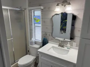 Relaxing retreat on the water-10 minutes to Gulf and Springs! - Image 4