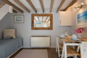 Beach themed Annexe close to Chichester, West Wittering beach and Goodwood - Image 3