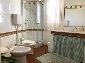 Holiday home with beautiful sea views, 3 minutes walk from the beach - Image 3