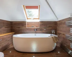 UPPER DECK, family friendly, luxury holiday cottage in Rock - Image 4