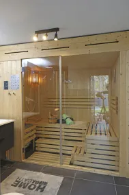 Relax House, with an outdoor hot tub and sauna for exclusive use, 300 meters from the lake - Image 2
