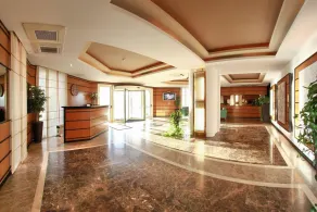 Monte Carlo Palace Rooms - Image 3