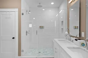 3325 Bright Urban Comfort - Image 2