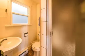 RUSTIC, VINTAGE OCEAN VIEW SUITE W/FULL KITCHEN, SHARED VIEW DECK&WOOD BURN FP - Image 2