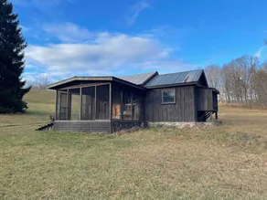 Small cabin on private 400 acre mountaintop farm! - Image 4