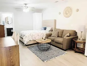 Spacious studio Duplex. - Image 4