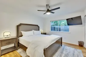 Pool & Gameroom, pet friendly, 10 Minutes from South congress, 20 from Downtown - Image 5