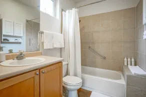 Boho 2b/2ba Downtown/OldTown, Patio w/fire feature - Image 4