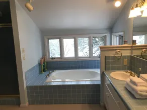 Waterfront, Beautiful Flathead Lake, Panoramic Views! - Image 2