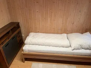 Casa de férias 'Urige Idyllische Hütte Mit Sauna' com jardim privado - Image 4