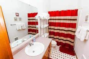 Gorgeous location and getaway! Pickleball court! - Image 2