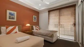 Luxury Riverfront Apartment - Image 4