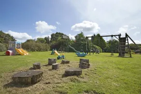 Charming, family friendly, 6-bedroom barn conversion located close to the beach - Image 2