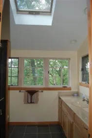 Scenic Luxury Cabin, Avskilt Woods, Blue Ribbon Trout Stream - Image 2