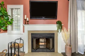 Peaceful Spa Villa Getaway - Hot Tub - 3 minutes to Mohegan Sun Casino - Image 2