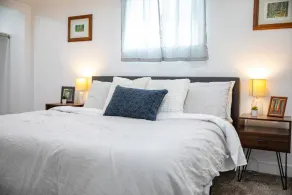 Long Stays: Pet-Friendly with Yard, Great Location - Image 5