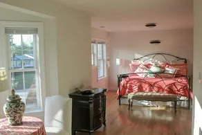Beautiful 3600sq ft Sag Harbor Village Home, Saltwater Pool, Walk to Beach &Town - Image 5