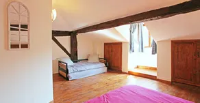 Character cottage, large garden and swimming pool, tranquility guaranteed - Image 4