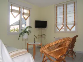 Furnished in a house with garden and private parking - Image 3